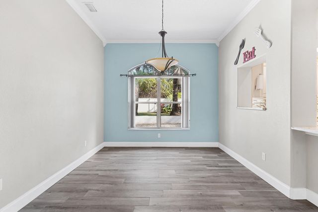 50 Breeze Hill Ln, Palm Coast, FL 32137