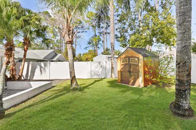 50 Breeze Hill Ln, Palm Coast, FL 32137