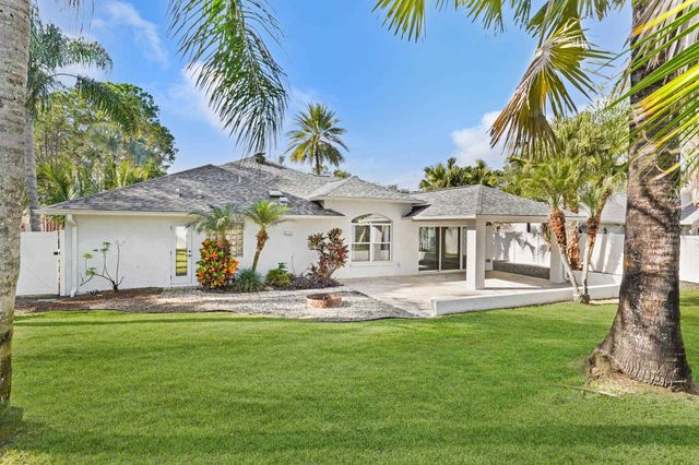 50 Breeze Hill Ln, Palm Coast, FL 32137