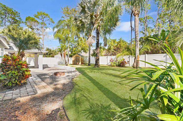 50 Breeze Hill Ln, Palm Coast, FL 32137