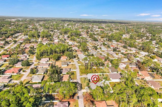 50 Breeze Hill Ln, Palm Coast, FL 32137