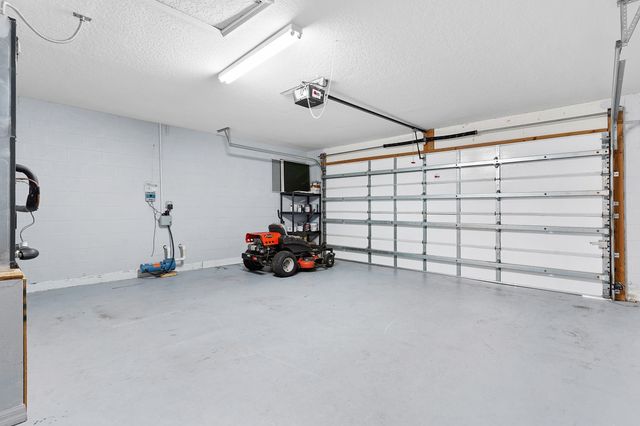 50 Breeze Hill Ln, Palm Coast, FL 32137