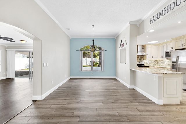 50 Breeze Hill Ln, Palm Coast, FL 32137