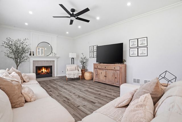 34460 N Eastings Way, Gurnee, IL 60031