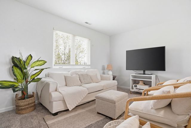 34460 N Eastings Way, Gurnee, IL 60031