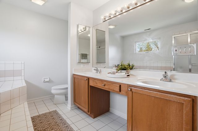 34460 N Eastings Way, Gurnee, IL 60031