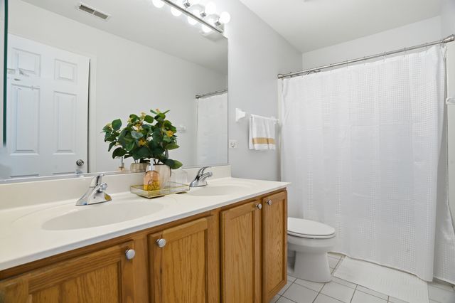 34460 N Eastings Way, Gurnee, IL 60031