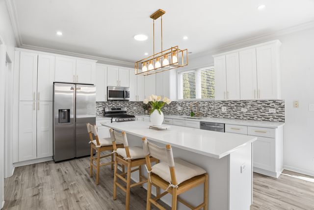 34460 N Eastings Way, Gurnee, IL 60031