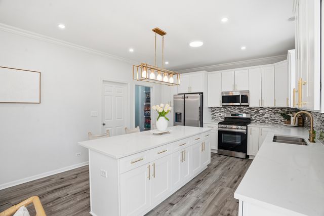 34460 N Eastings Way, Gurnee, IL 60031