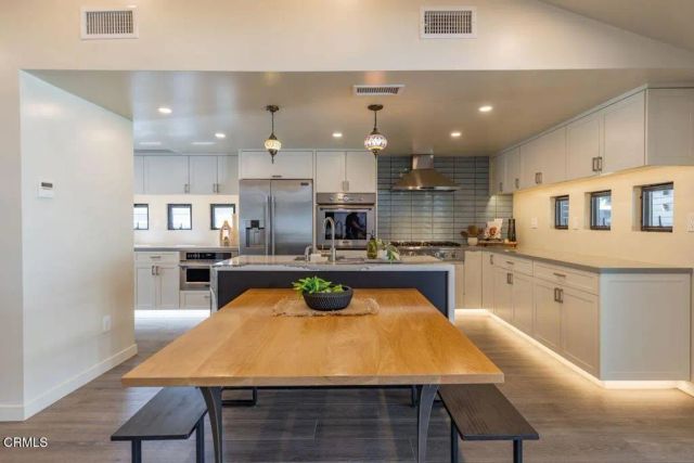 240 N Padre Juan Avenue, Ojai, CA 93023