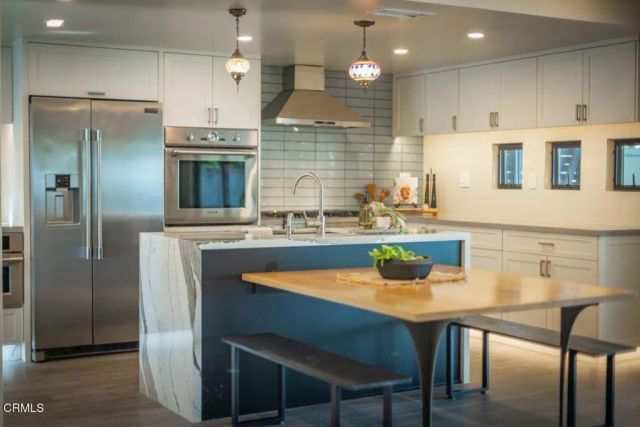 240 N Padre Juan Avenue, Ojai, CA 93023