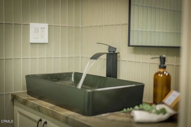 240 N Padre Juan Avenue, Ojai, CA 93023