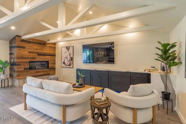 240 N Padre Juan Avenue, Ojai, CA 93023