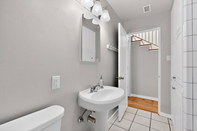 3325 Wilway Avenue NE, Albuquerque, NM 87106