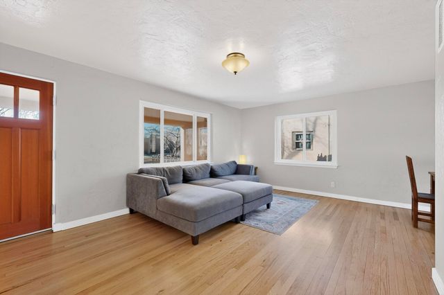 3325 Wilway Avenue NE, Albuquerque, NM 87106