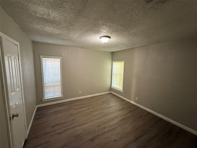2213 Lea Crest Drive, Dallas, TX 75216