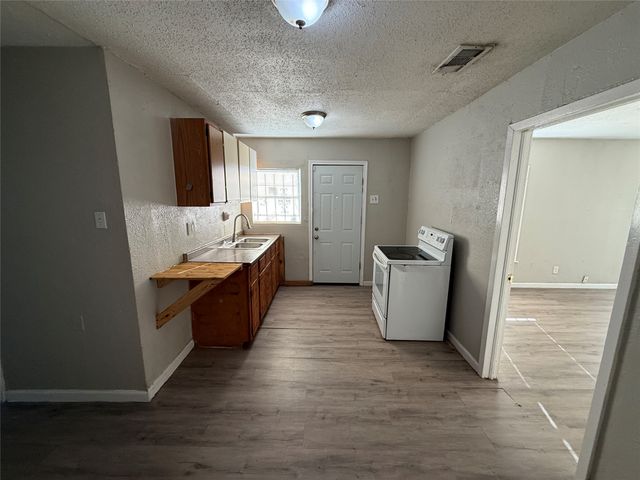 2213 Lea Crest Drive, Dallas, TX 75216