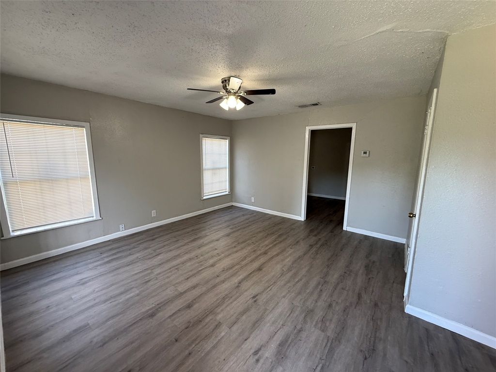 2213 Lea Crest Drive, Dallas, TX 75216