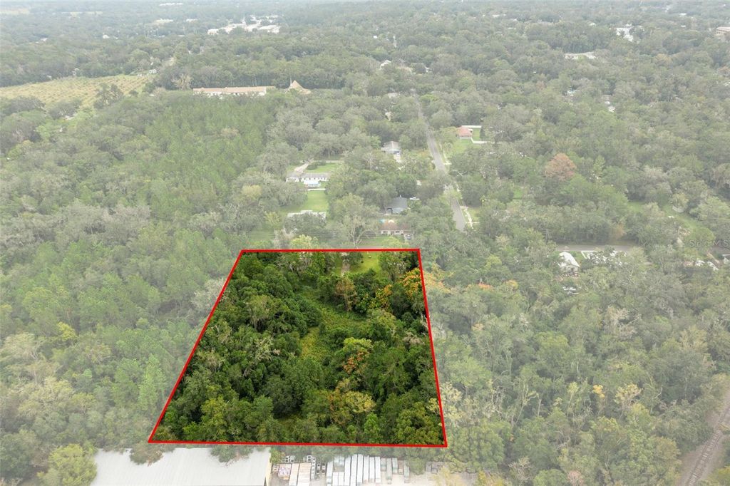 Image 25 of property listing at 515 STAFFORD AVENUE, Brooksville, FL 34601