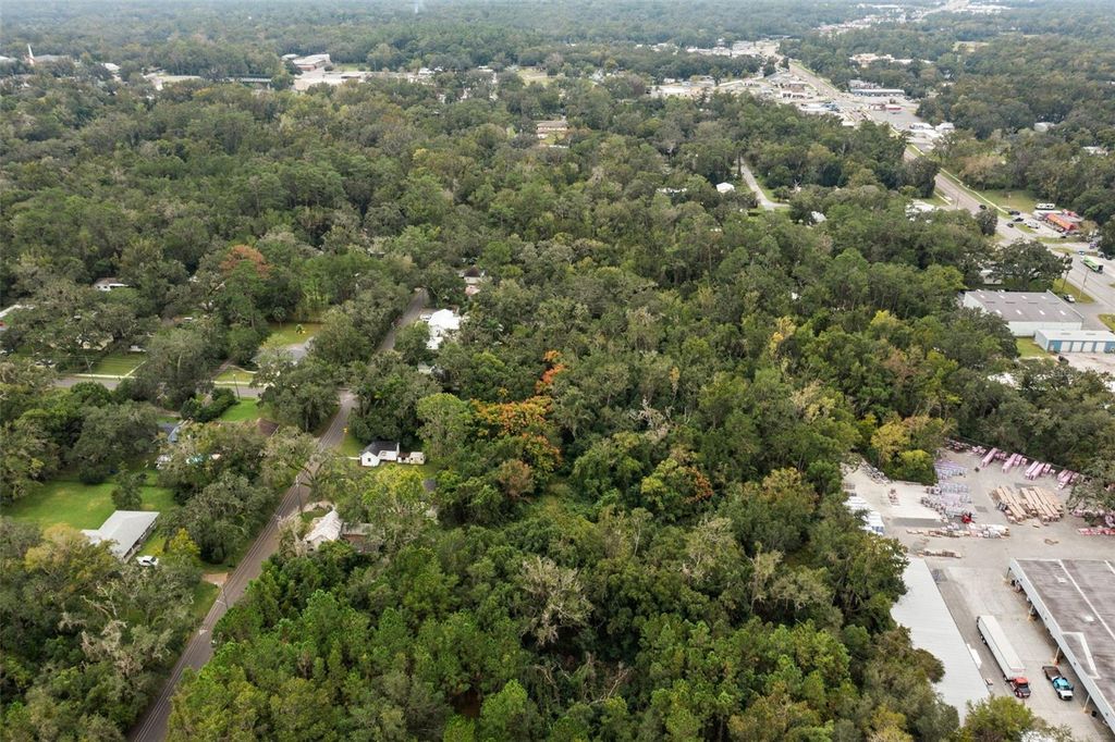 Image 28 of property listing at 515 STAFFORD AVENUE, Brooksville, FL 34601