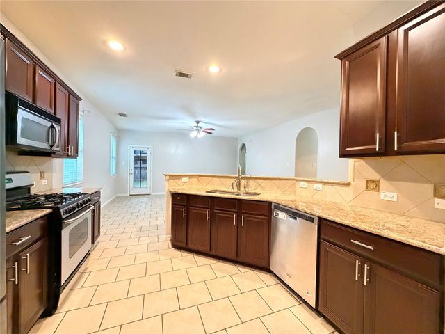 211 Briar Trace Lane, Richmond, TX 77406