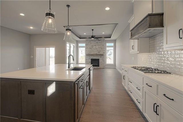 1152 SW Whitby Drive, Lee's Summit, MO 64083