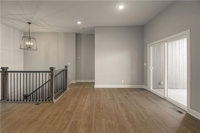1152 SW Whitby Drive, Lee's Summit, MO 64083