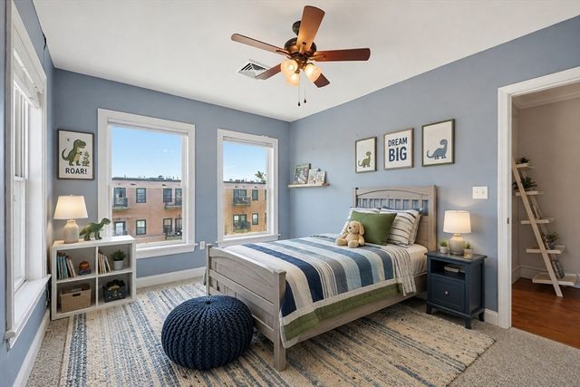 24 S Bulfinch St 201, North Attleboro, MA 02760