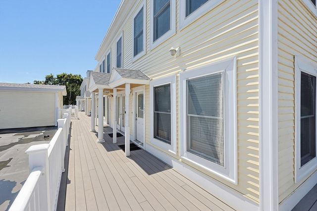 24 S Bulfinch St 201, North Attleboro, MA 02760