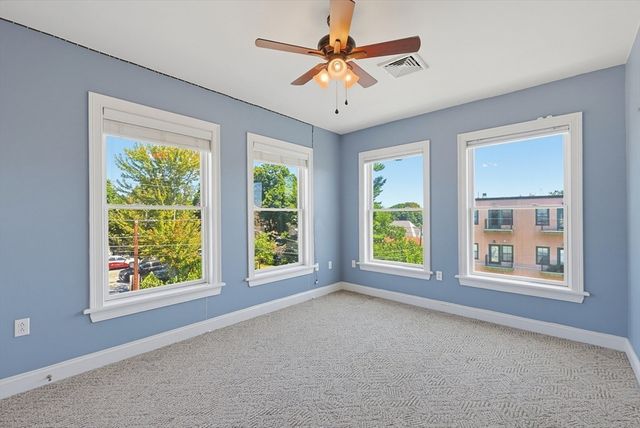 24 S Bulfinch St 201, North Attleboro, MA 02760