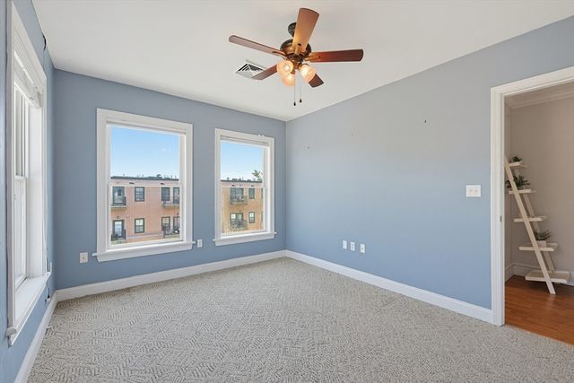 24 S Bulfinch St 201, North Attleboro, MA 02760