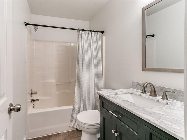 629 NW 19th Street, Moore, OK 73160