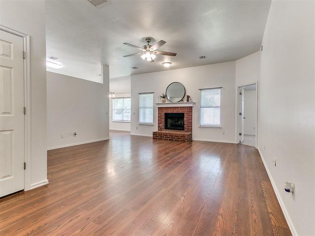 629 NW 19th Street, Moore, OK 73160