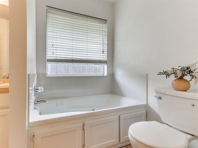 629 NW 19th Street, Moore, OK 73160