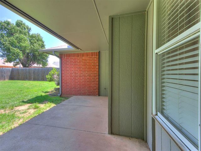 629 NW 19th Street, Moore, OK 73160