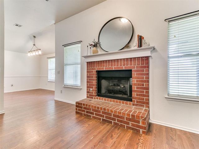 629 NW 19th Street, Moore, OK 73160
