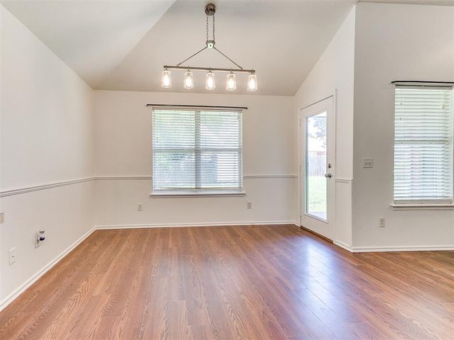 629 NW 19th Street, Moore, OK 73160