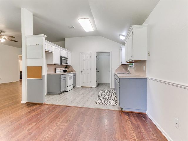 629 NW 19th Street, Moore, OK 73160