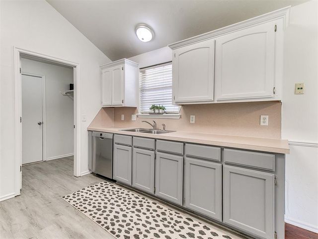 629 NW 19th Street, Moore, OK 73160