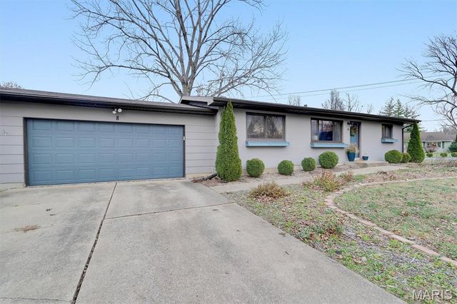 8 Circle Way, St Peters, MO 63376