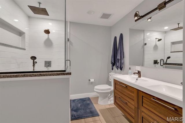 8 Circle Way, St Peters, MO 63376