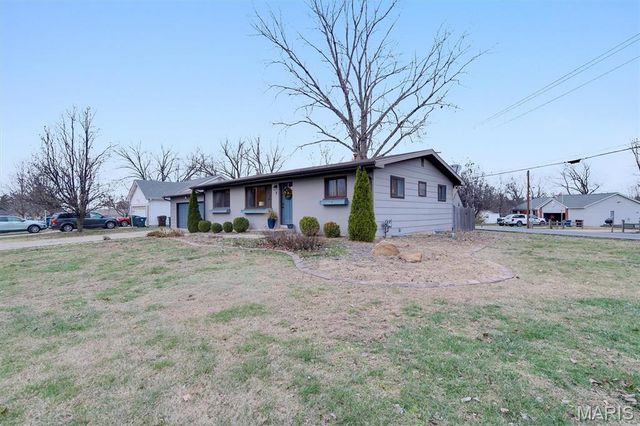 8 Circle Way, St Peters, MO 63376