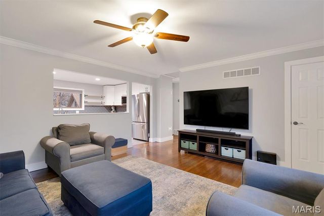 8 Circle Way, St Peters, MO 63376