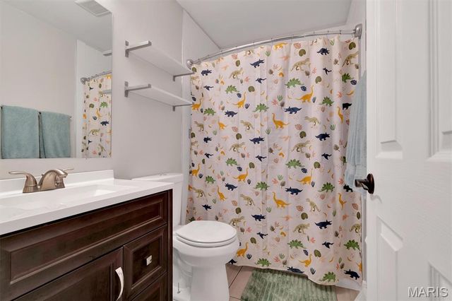 8 Circle Way, St Peters, MO 63376