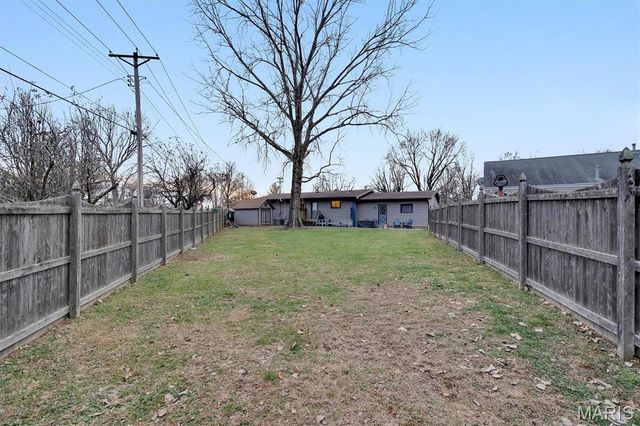 8 Circle Way, St Peters, MO 63376