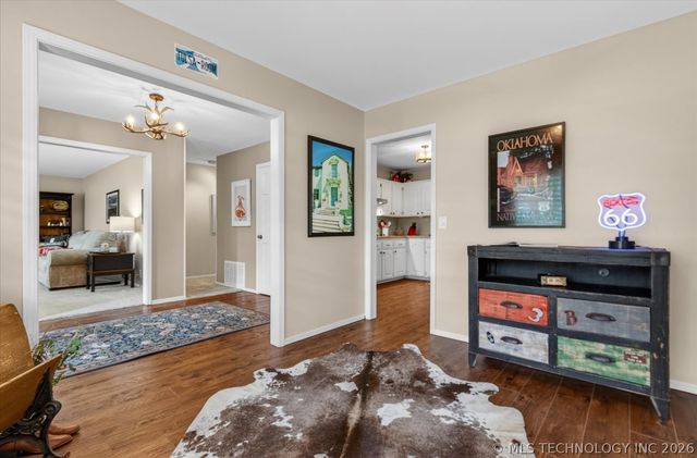 2516 Williamsburg Street S, Bartlesville, OK 74006