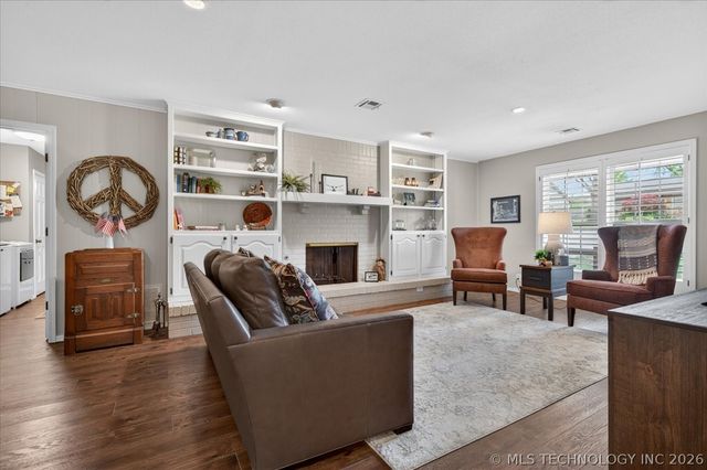 2516 Williamsburg Street S, Bartlesville, OK 74006