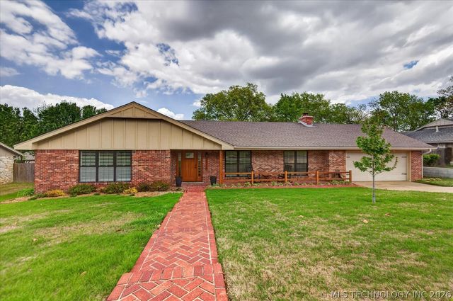 2516 Williamsburg Street S, Bartlesville, OK 74006