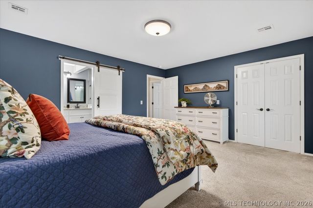2516 Williamsburg Street S, Bartlesville, OK 74006