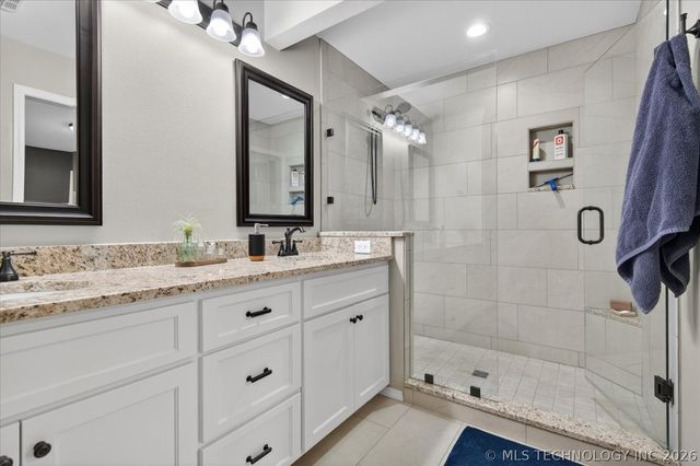 2516 Williamsburg Street S, Bartlesville, OK 74006